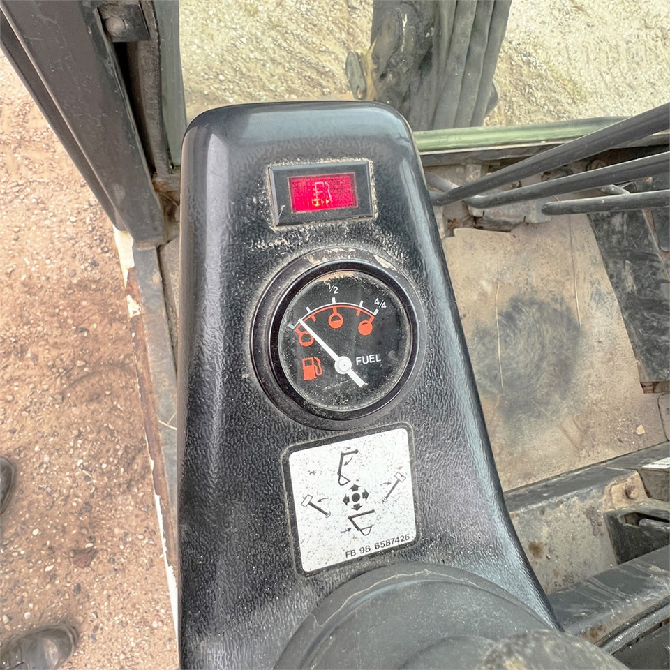 Mini excavator Bobcat 320: picture 24 Mini excavator Bobcat 320: picture 24