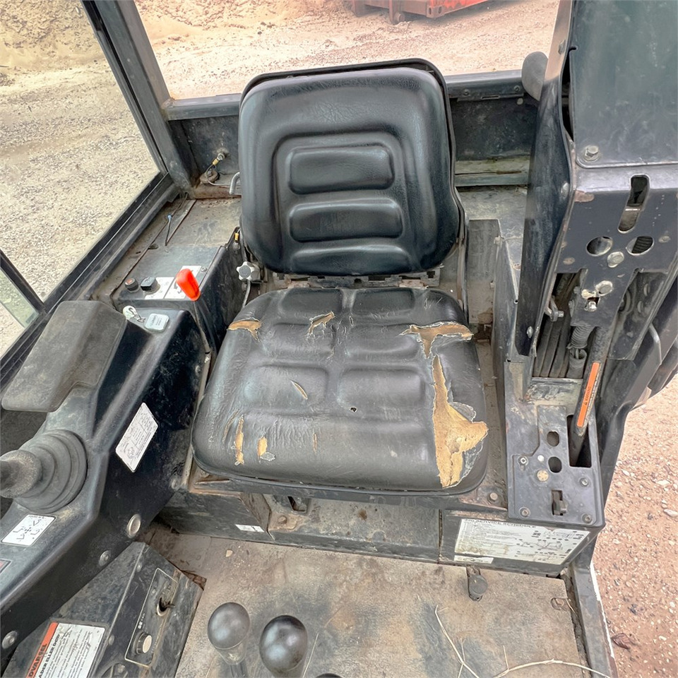 Mini excavator Bobcat 320: picture 18 Mini excavator Bobcat 320: picture 18