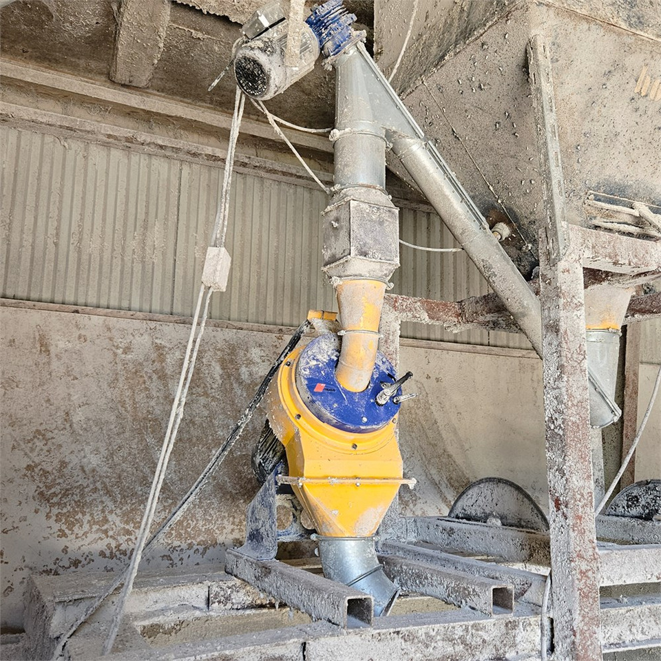 Bogballe 2012 - Livestock equipment: picture 2 Bogballe 2012 - Livestock equipment: picture 2