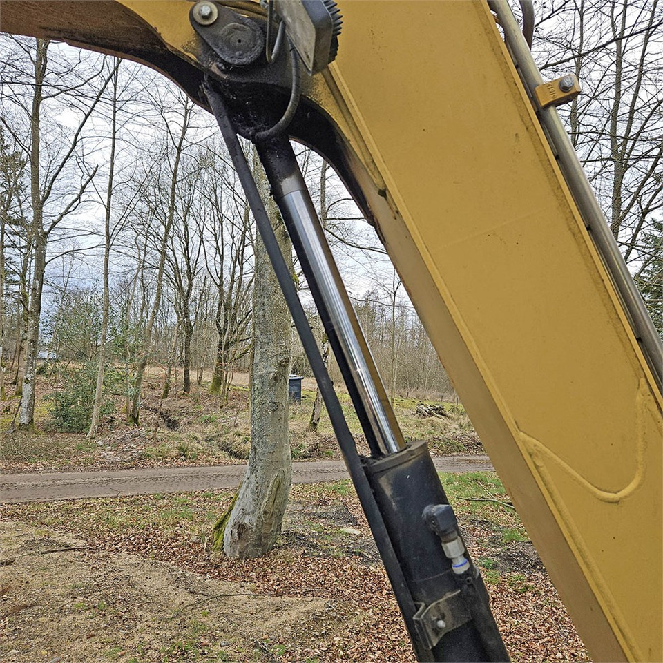 Mini excavator Caterpillar Cat 305D CR: picture 29