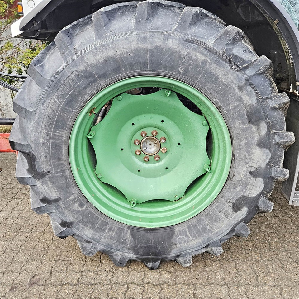 Farm tractor Claas Ares 697: picture 31 Farm tractor Claas Ares 697: picture 31