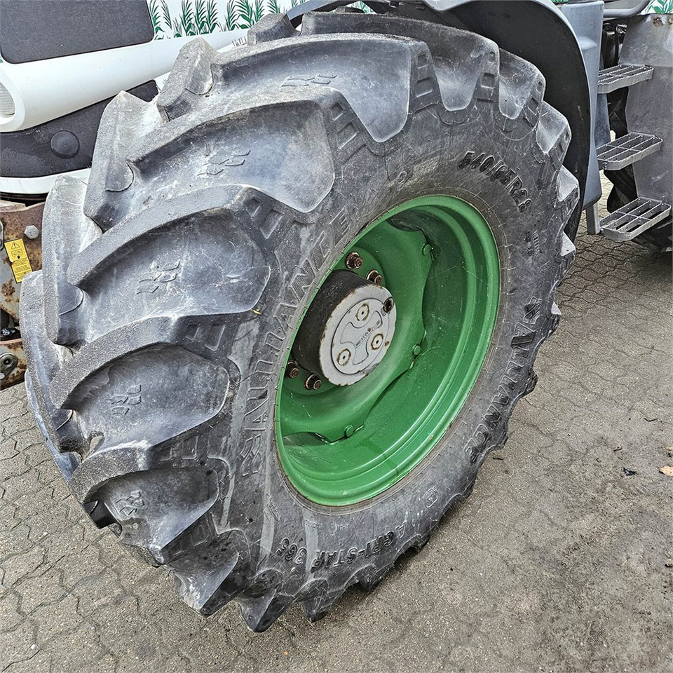 Farm tractor Claas Ares 697: picture 32 Farm tractor Claas Ares 697: picture 32