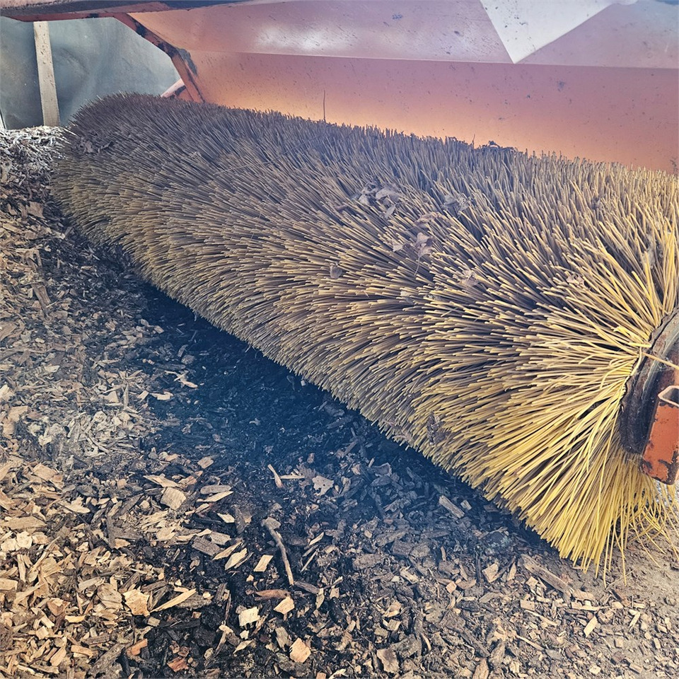Epoke B200 - Broom: picture 3 Epoke B200 - Broom: picture 3