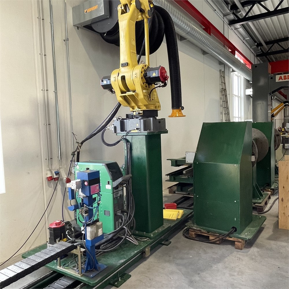 Fanuc Robot S-500 iB - Welding equipment: picture 5 Fanuc Robot S-500 iB - Welding equipment: picture 5