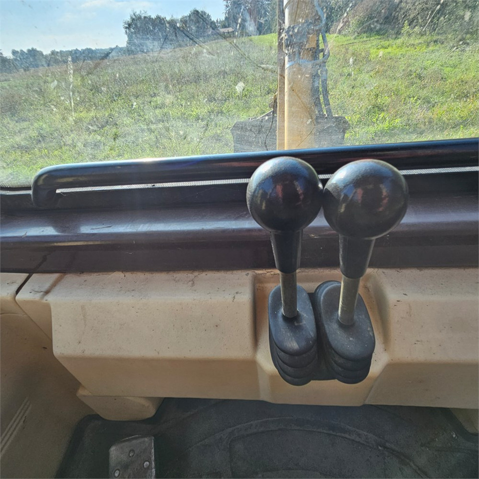 Backhoe loader Hydrema 906B: picture 16