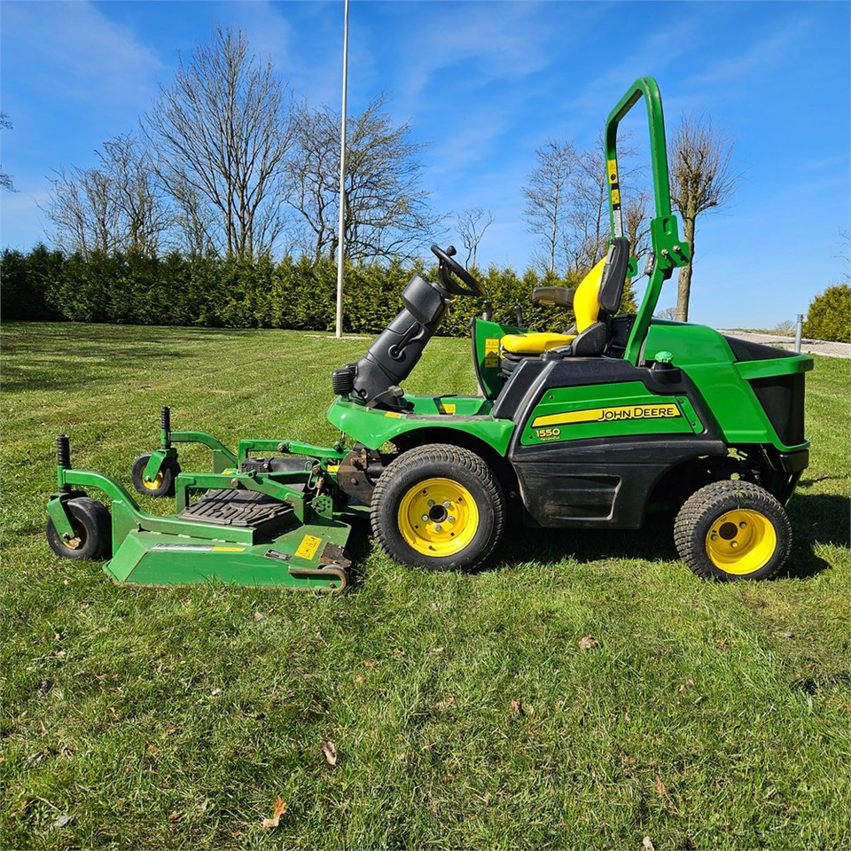 John Deere 1550 TerrainCut - Garden mower: picture 4 John Deere 1550 TerrainCut - Garden mower: picture 4
