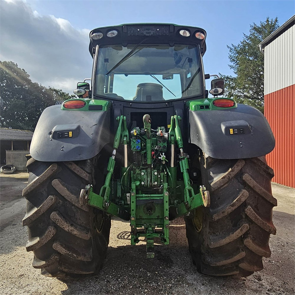 John Deere 6210 R - Farm tractor: picture 4 John Deere 6210 R - Farm tractor: picture 4