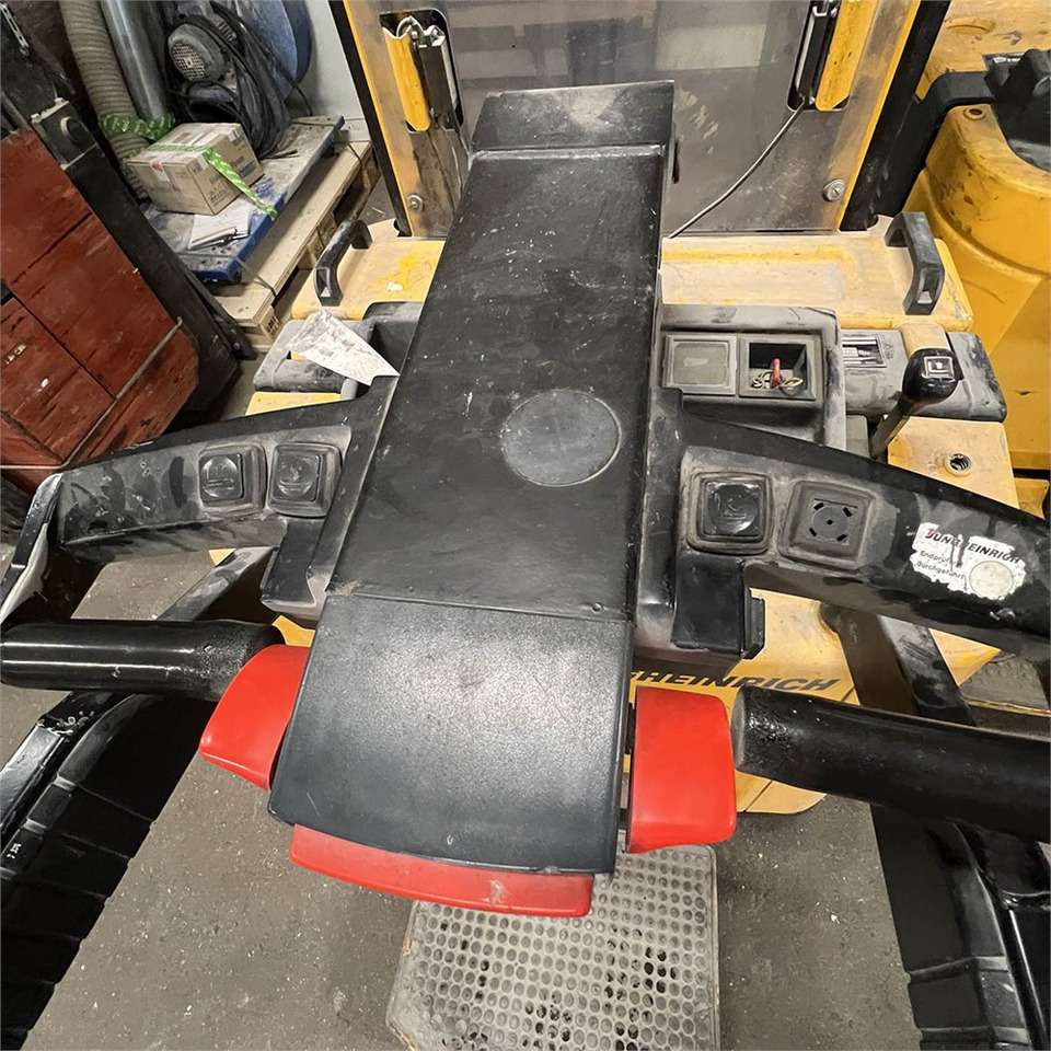 Pallet truck Jungheinrich Hawker Perfect Plus 3 PzB 300: picture 16