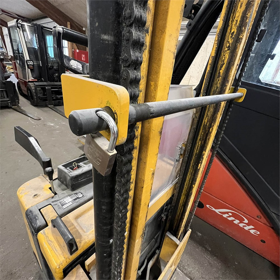 Pallet truck Jungheinrich Hawker Perfect Plus 3 PzB 300: picture 11