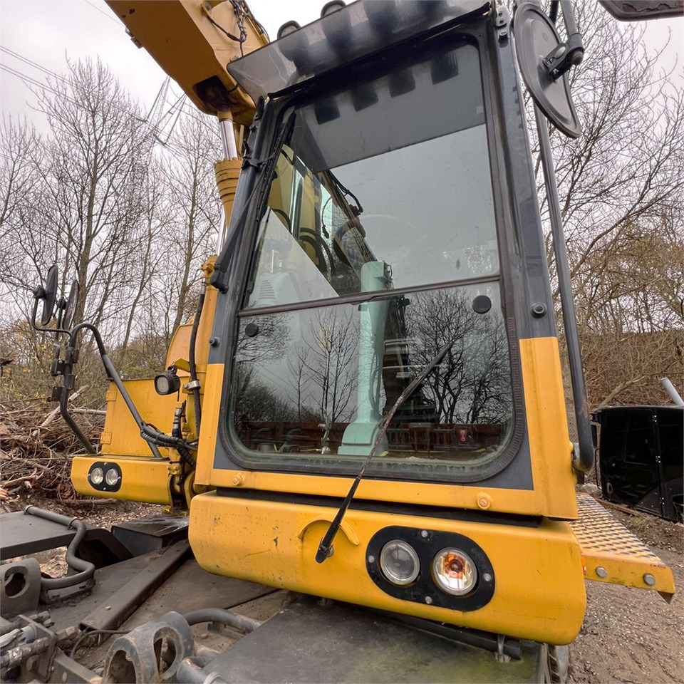 Wheel excavator Komatsu PW148-10: picture 22