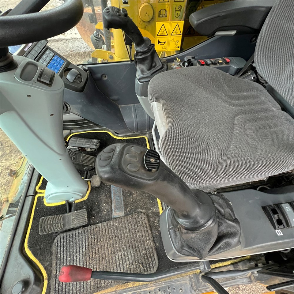 Wheel excavator Komatsu PW148-10: picture 39