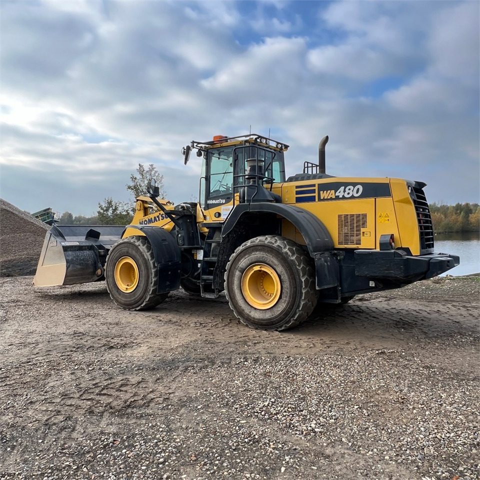 Komatsu WA480-8 - Wheel loader: picture 4 Komatsu WA480-8 - Wheel loader: picture 4