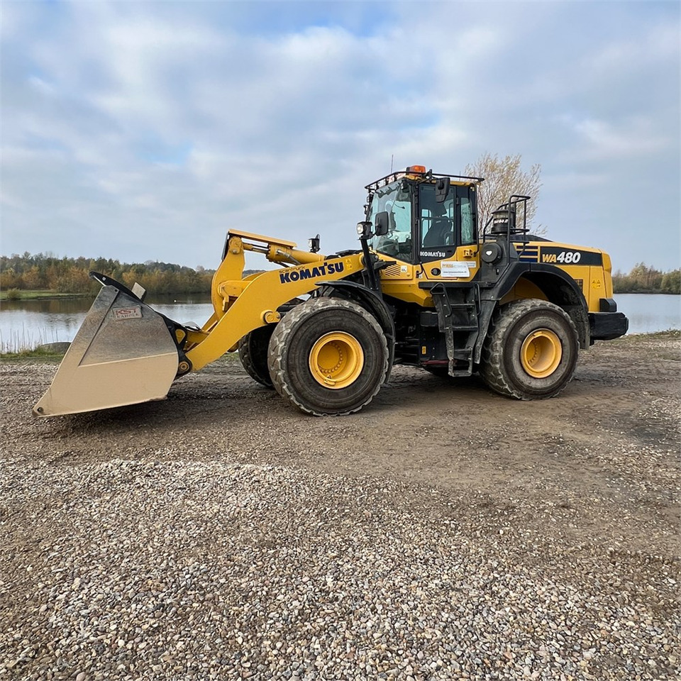 Komatsu WA480-8 - Wheel loader: picture 3 Komatsu WA480-8 - Wheel loader: picture 3