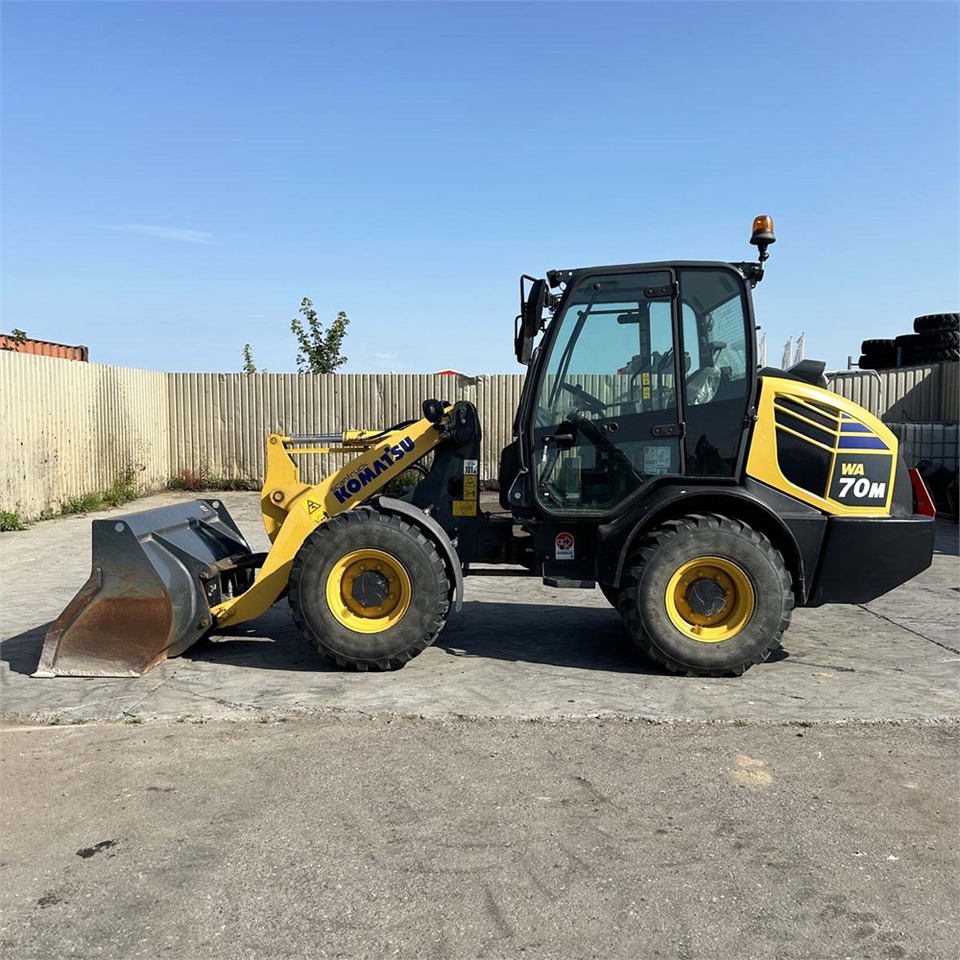 Komatsu WA70M - Wheel loader: picture 1 Komatsu WA70M - Wheel loader: picture 1