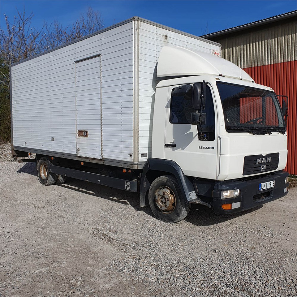 MAN LE10.180 - Box truck: picture 2 MAN LE10.180 - Box truck: picture 2