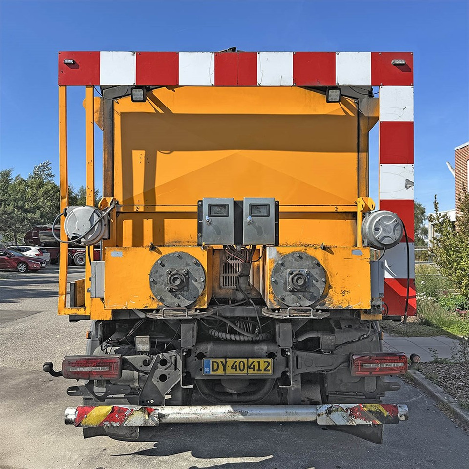 MAN TG 35. 8x2-6 BL - Dropside/ Flatbed truck, Asphalt distributor: picture 5 MAN TG 35. 8x2-6 BL - Dropside/ Flatbed truck, Asphalt distributor: picture 5