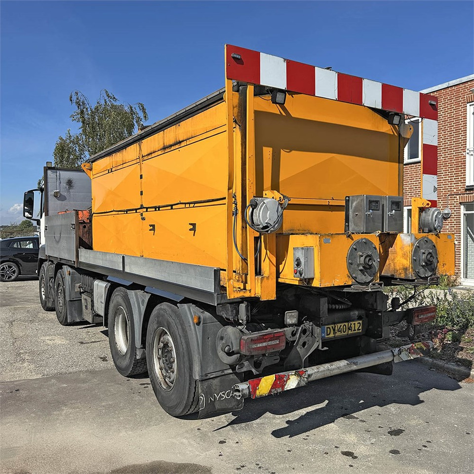 MAN TG 35. 8x2-6 BL - Dropside/ Flatbed truck, Asphalt distributor: picture 4 MAN TG 35. 8x2-6 BL - Dropside/ Flatbed truck, Asphalt distributor: picture 4