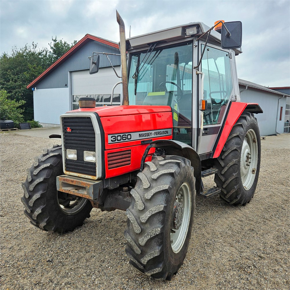 Farm tractor Massey Ferguson 3060: picture 1