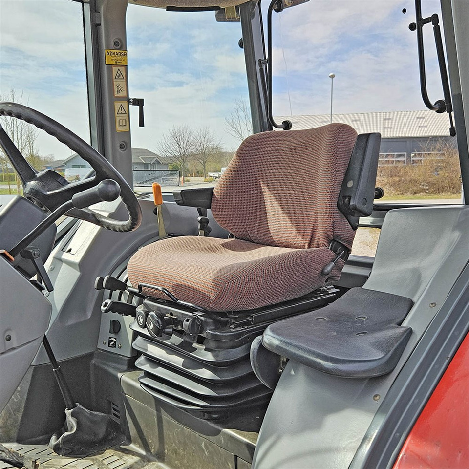 Farm tractor Massey Ferguson 4245: picture 11