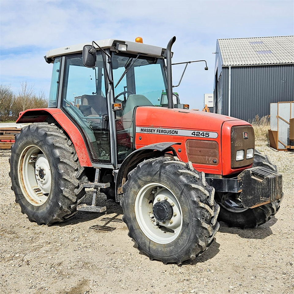 Farm tractor Massey Ferguson 4245: picture 9