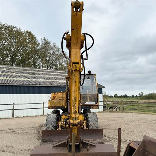 Massey Ferguson W350 C - Wheel excavator: picture 4 Massey Ferguson W350 C - Wheel excavator: picture 4