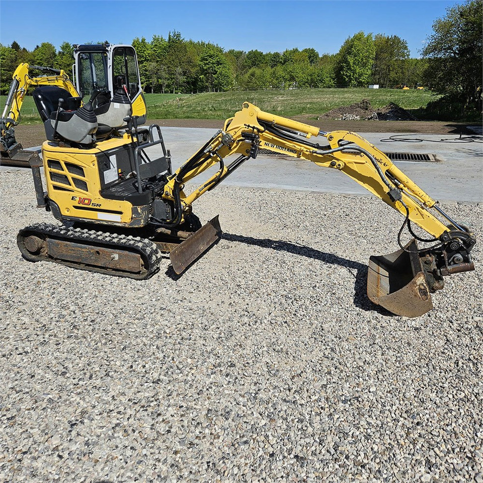 New Holland E10 SR - Mini excavator: picture 2 New Holland E10 SR - Mini excavator: picture 2