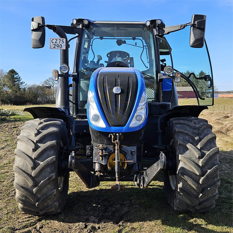 New Holland T5.120 DC - Farm tractor: picture 3 New Holland T5.120 DC - Farm tractor: picture 3