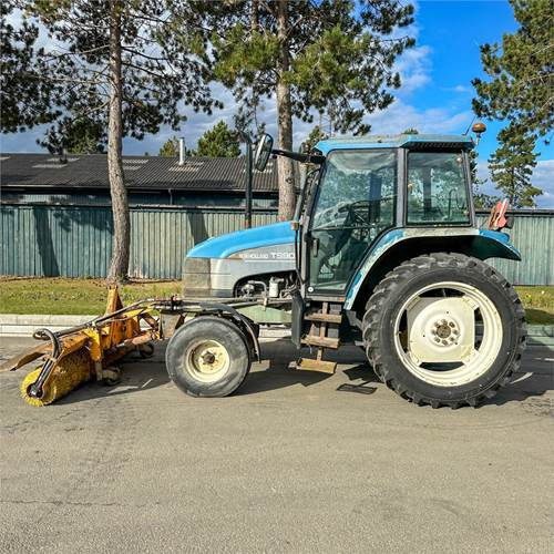 New Holland TS90 - Farm tractor: picture 5 New Holland TS90 - Farm tractor: picture 5