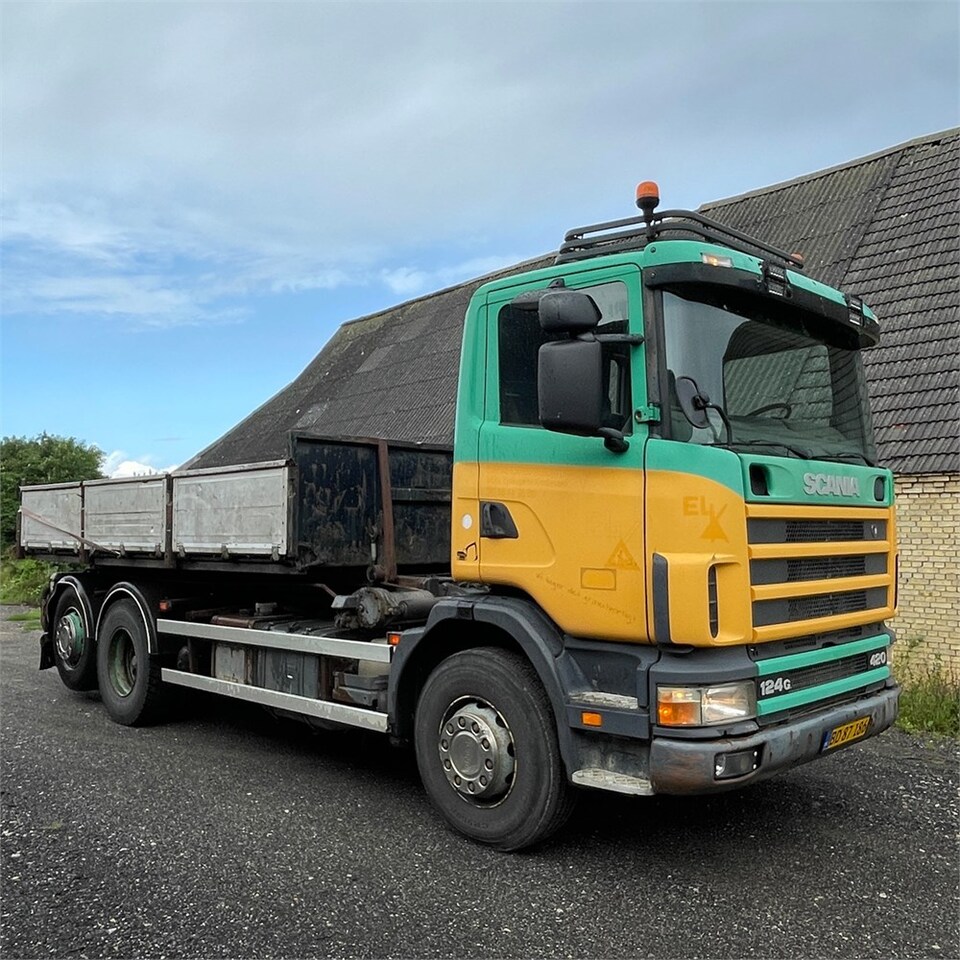 Scania 124G - Dropside/ Flatbed truck: picture 1 Scania 124G - Dropside/ Flatbed truck: picture 1