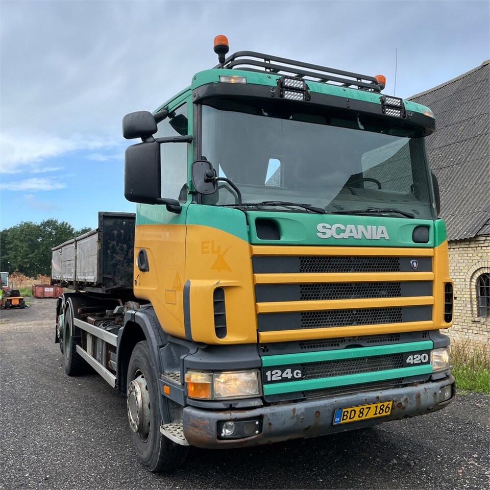 Scania 124G - Dropside/ Flatbed truck: picture 2 Scania 124G - Dropside/ Flatbed truck: picture 2