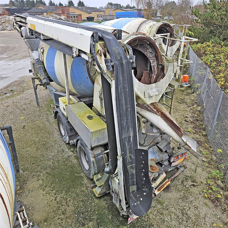 Schwing Stetter 10m3 - Concrete mixer semi-trailer: picture 4 Schwing Stetter 10m3 - Concrete mixer semi-trailer: picture 4