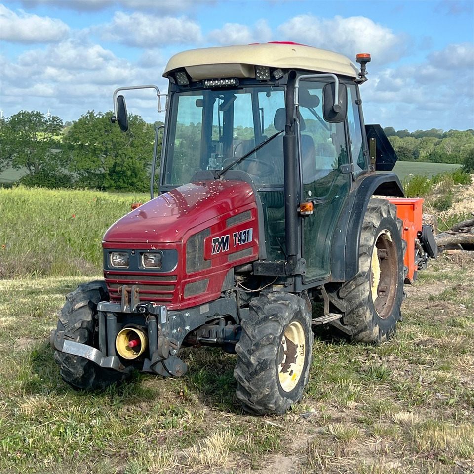 TYM T 431 - Municipal tractor: picture 2 TYM T 431 - Municipal tractor: picture 2