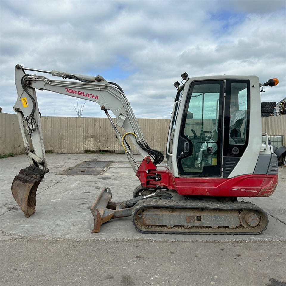 Takeuchi TB235 - Mini excavator: picture 3 Takeuchi TB235 - Mini excavator: picture 3