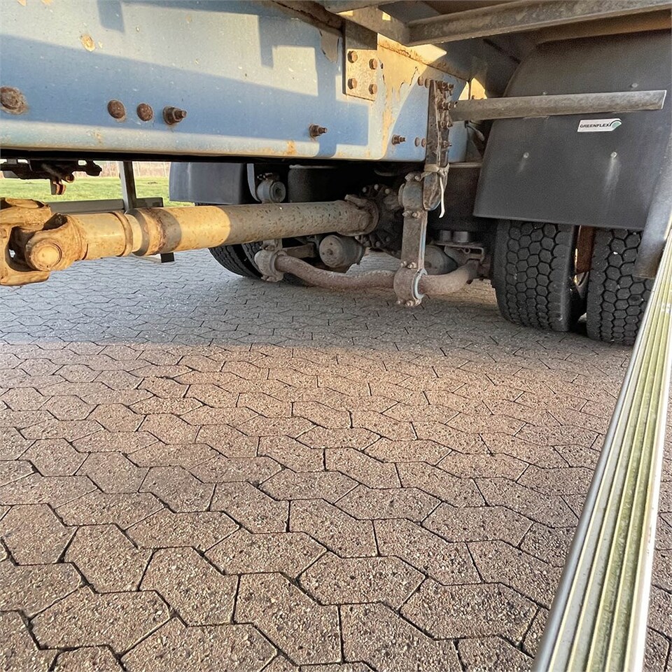 Box truck Volvo FM12: picture 45