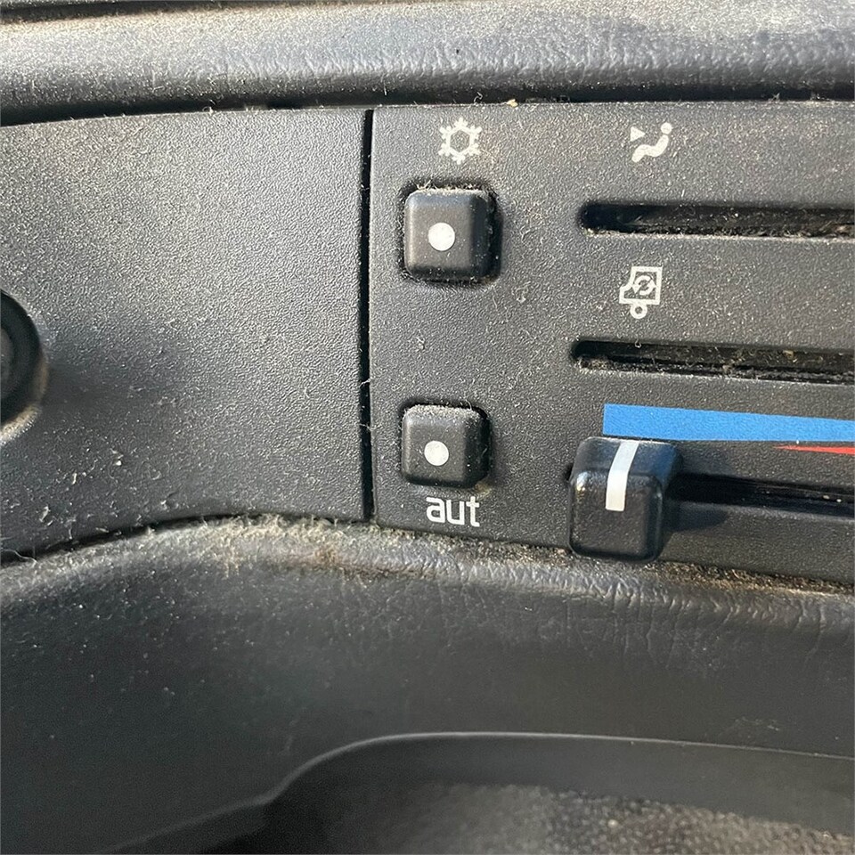 Box truck Volvo FM12: picture 41