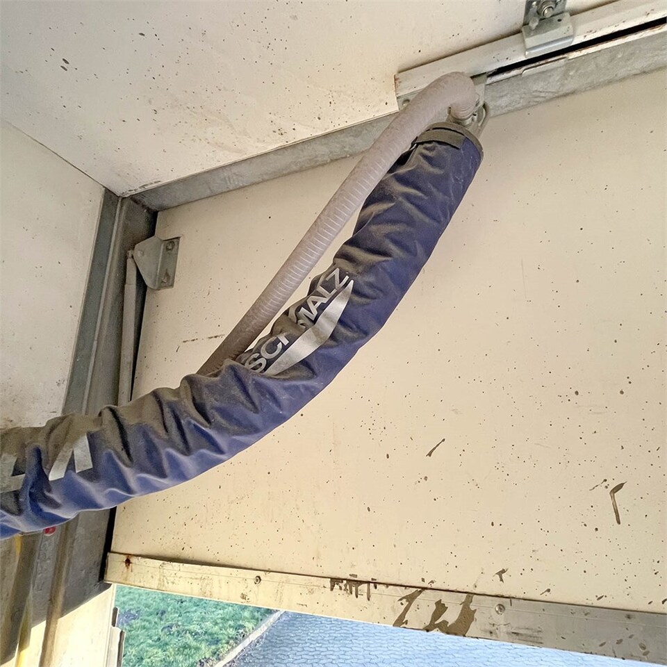 Box truck Volvo FM12: picture 30