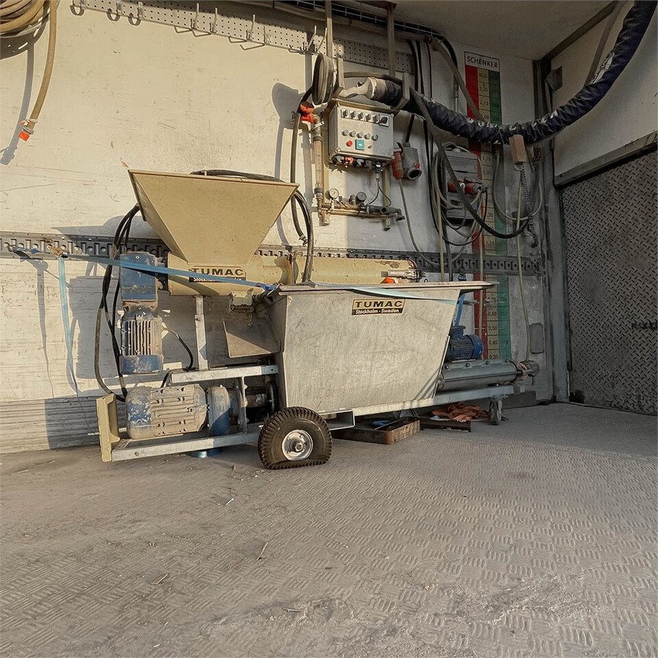 Box truck Volvo FM12: picture 31