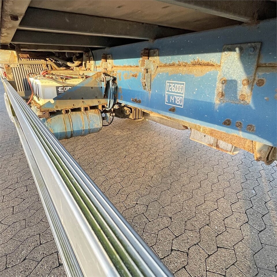 Box truck Volvo FM12: picture 47