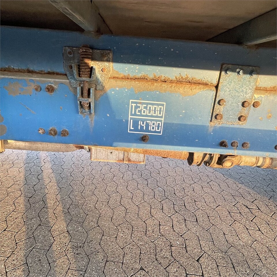 Box truck Volvo FM12: picture 46