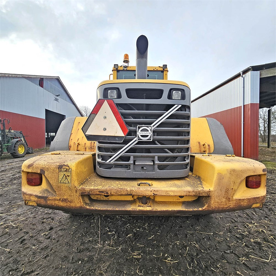 Volvo L120E - Wheel loader: picture 3 Volvo L120E - Wheel loader: picture 3