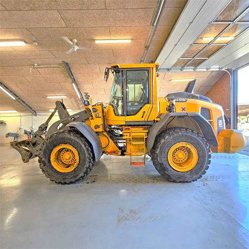 Volvo L90 H - Wheel loader: picture 2 Volvo L90 H - Wheel loader: picture 2