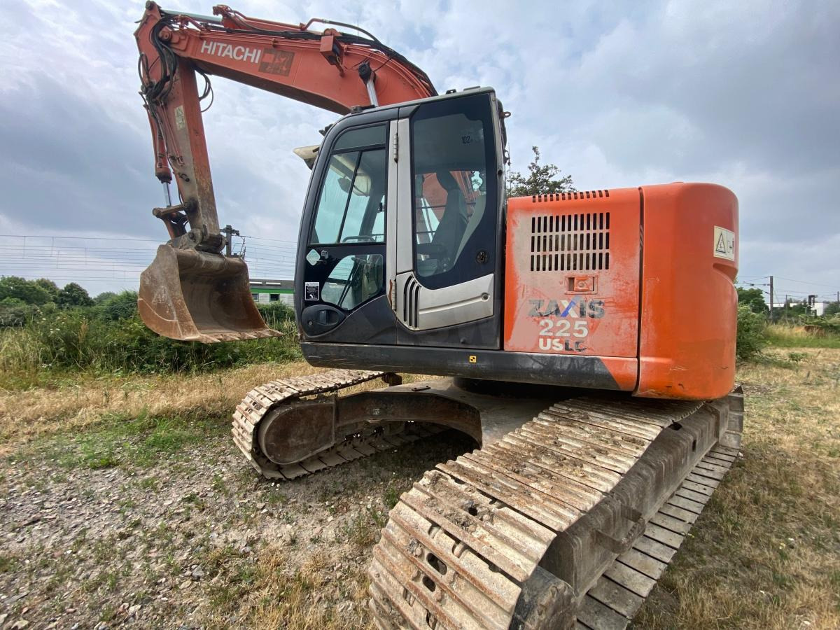 Hitachi ZX225USLC-3 - Crawler excavator: picture 1 Hitachi ZX225USLC-3 - Crawler excavator: picture 1