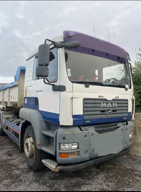 MAN TGA 26 440 - Hook lift truck: picture 3 MAN TGA 26 440 - Hook lift truck: picture 3
