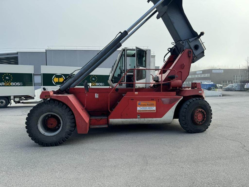 CVS Ferrari F158 - Reach stacker: picture 2 CVS Ferrari F158 - Reach stacker: picture 2