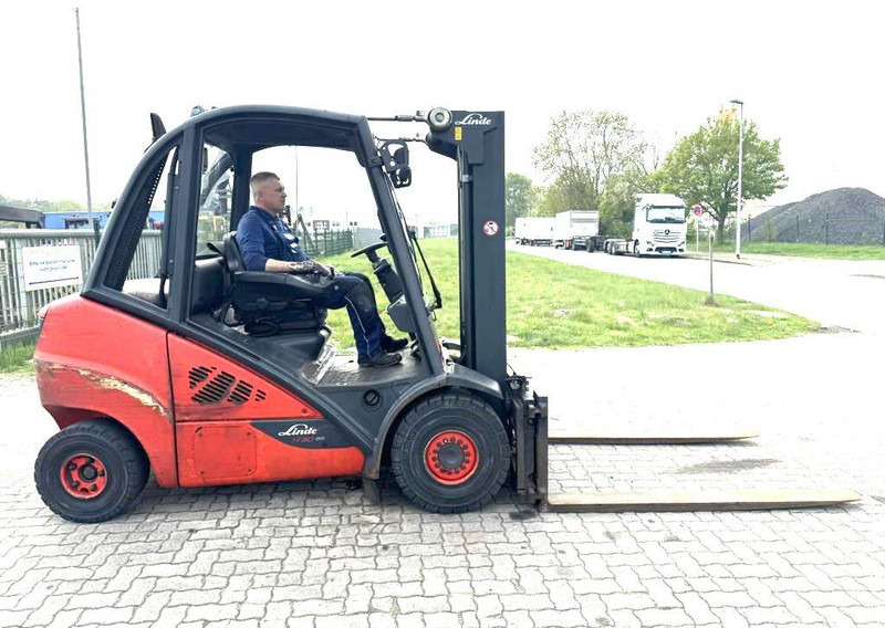 Linde H30D-02 - Diesel forklift: picture 1 Linde H30D-02 - Diesel forklift: picture 1