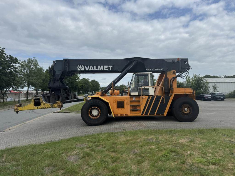 Valmet Kalmar RSD4118-4TL - Reach stacker: picture 3 Valmet Kalmar RSD4118-4TL - Reach stacker: picture 3