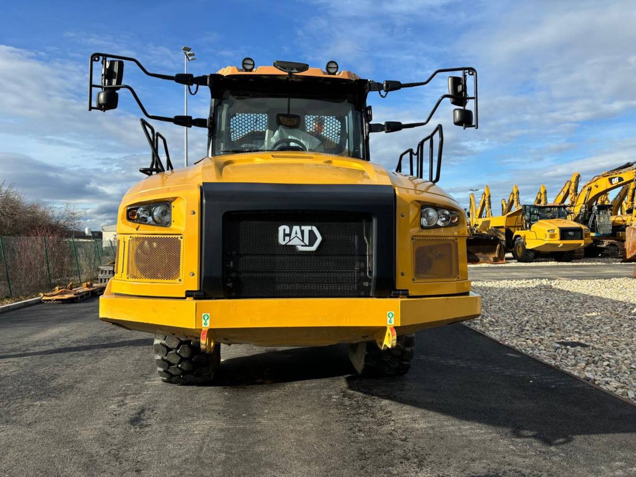 Articulated dumper CAT 730: picture 13