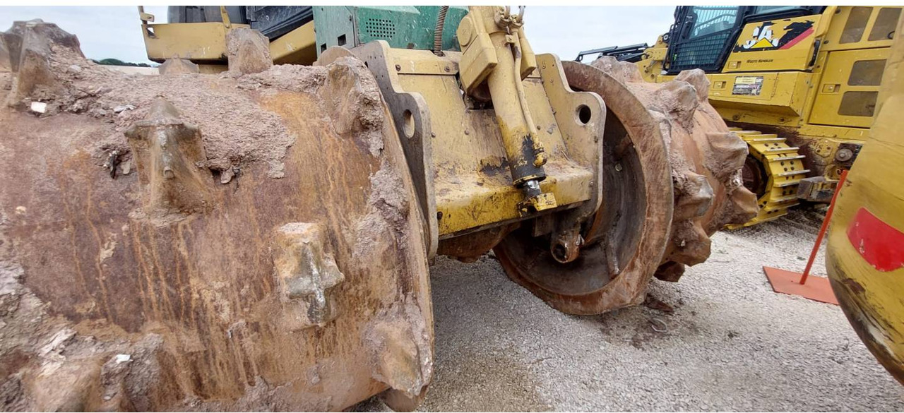 CAT 826G II - Bulldozer: picture 2 CAT 826G II - Bulldozer: picture 2