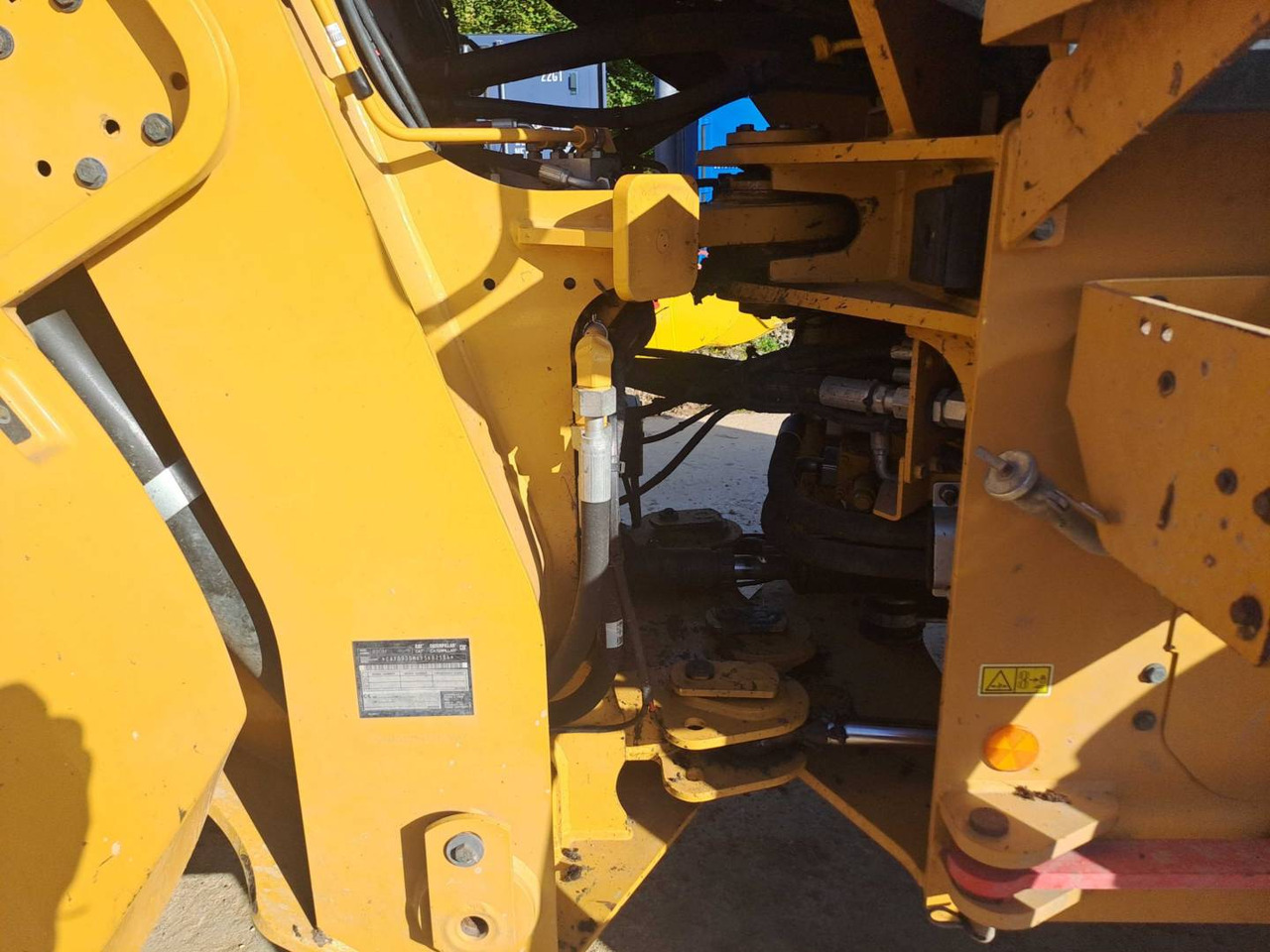 Wheel loader CAT 930M: picture 17
