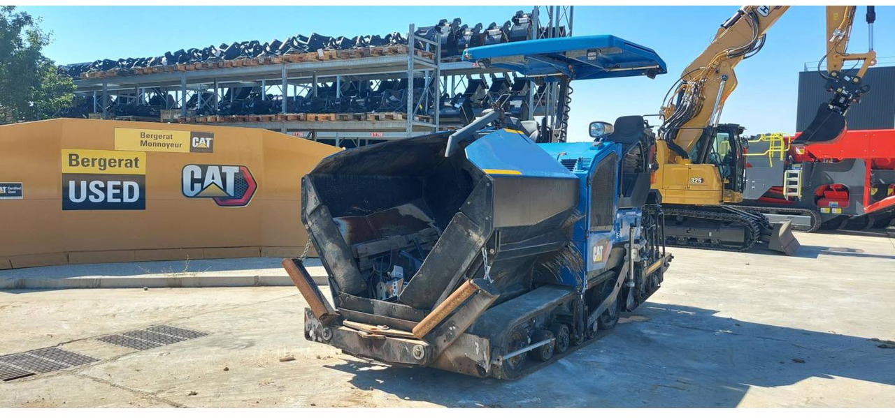 CAT AP355F - Asphalt paver: picture 1 CAT AP355F - Asphalt paver: picture 1